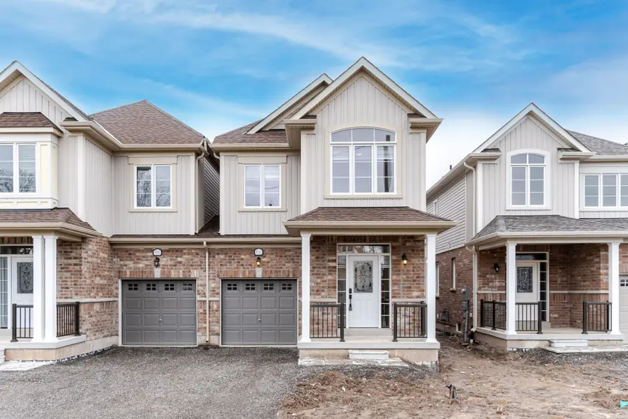 9241 White Oak AVE, Niagara Falls, ON L2G 3P6