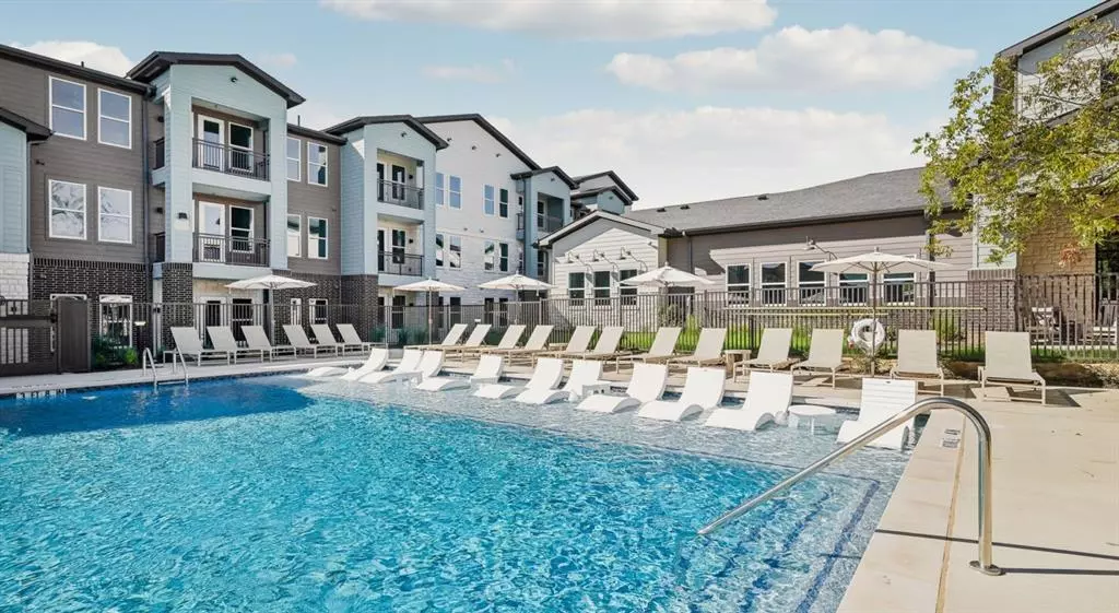 Denton, TX 76208,4600 E McKinney Street #5317