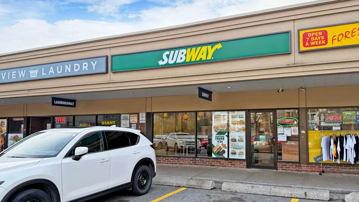 Toronto C15, ON M2J 1L8,105 Parkway Forest DR