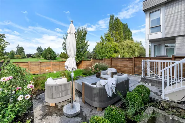 Esquimalt, BC V9A 4P7,1040 Colville Rd