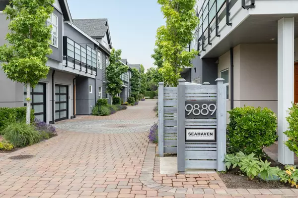 Sidney, BC V8L 2V8,9889 Seventh St #7