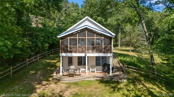 11113 Perch Lake DR W, Cement City, MI 49233