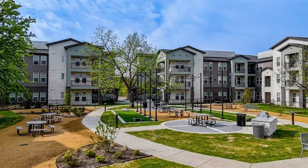 Denton, TX 76208,4600 E McKinney Street #5317