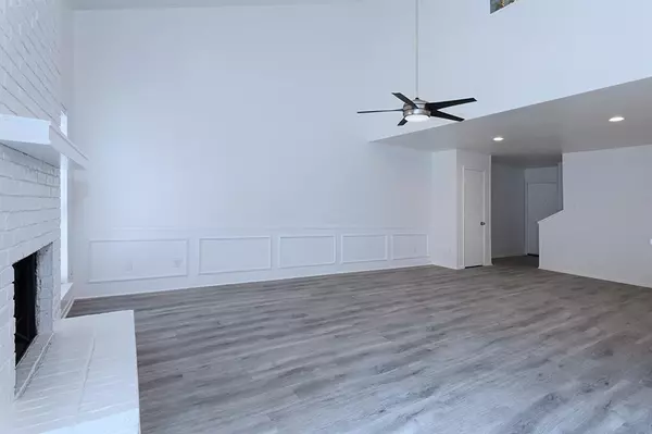 Dallas, TX 75231,7450 Holly Hill Drive #105