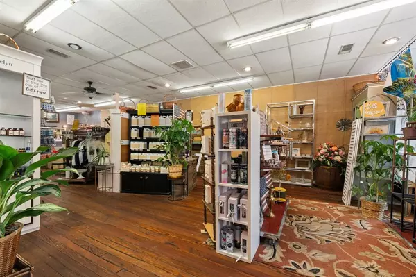 De Leon, TX 76444,133 N Texas Prices Street