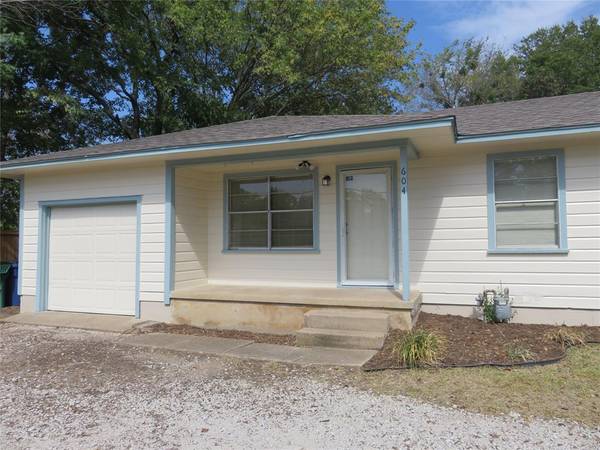 Pottsboro, TX 75076,604 E Fm 120