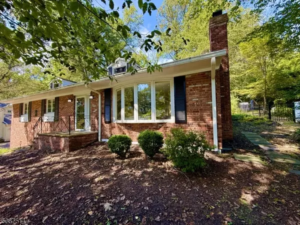 Mountainside Boro, NJ 07092,1450 Deer Path