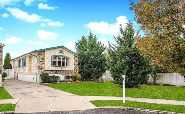 Richmond, NY 10308,35 Nutwood CT