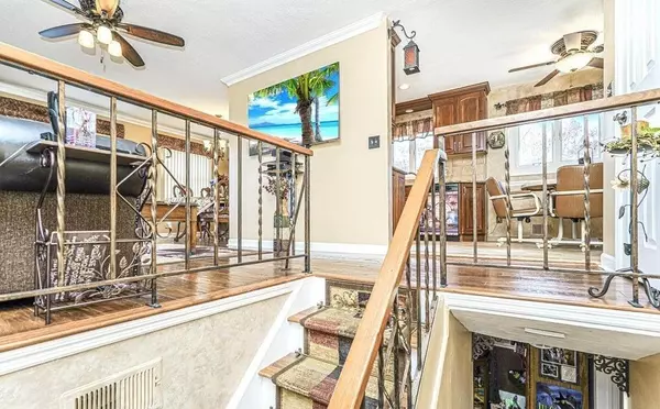 Richmond, NY 10308,35 Nutwood CT