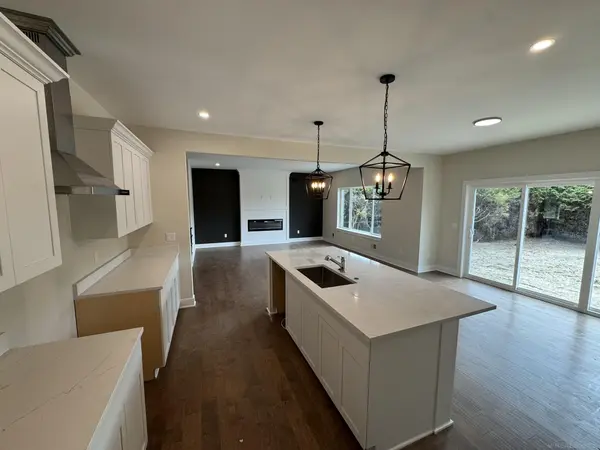 Sterling Heights, MI 48310,37183 Curwood DR