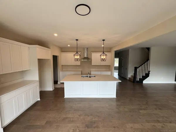 Sterling Heights, MI 48310,37183 Curwood DR