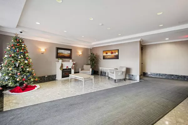 Toronto E04, ON M1K 5J4,3 Greystone Walk DR #1021