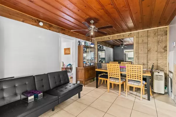 Pompano Beach, FL 33064,2741 NE 8th Ave