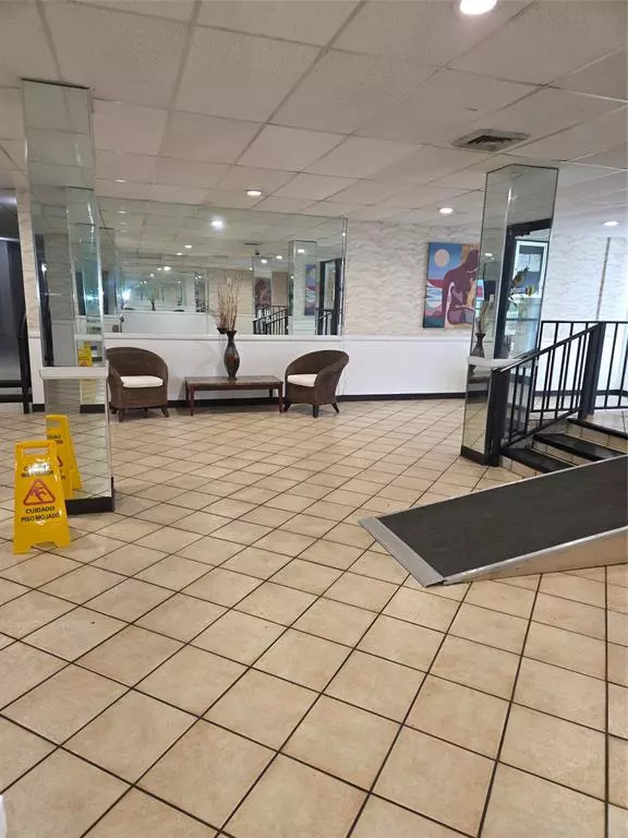 Lauderhill, FL 33319,4158 Inverrary Dr #104