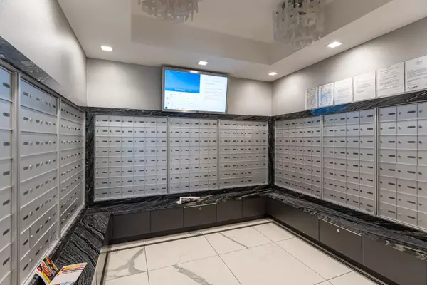 Vaughan, ON L4L 0G9,3600 Highway 7 N/A #2006