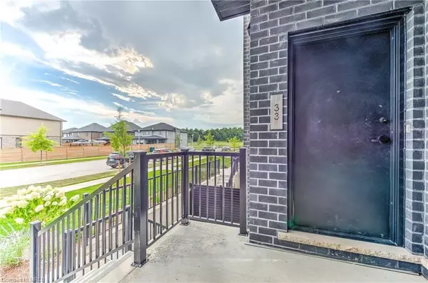 London South, ON N6P 0H9,3900 Savoy ST #33