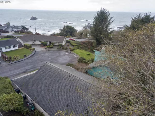 Brookings, OR 97415,1405 VIEW CT