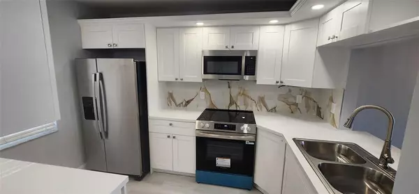 Pompano Beach, FL 33069,3503 Oaks Way #513