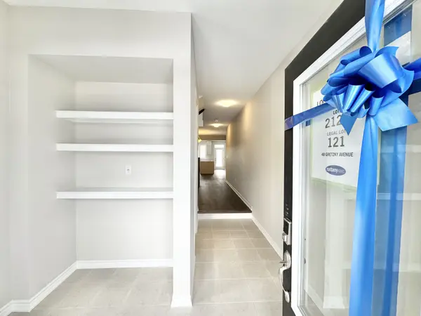 Barrie, ON L9J 0B7,48 Gretzky AVE