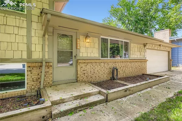 Colorado Springs, CO 80918,4806 Sprucewood DR