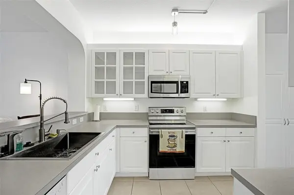 Tamarac, FL 33321,7623 Southampton Ter #302