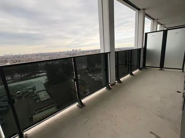 Mississauga, ON L5A 0B4,1 Fairview RD E #606