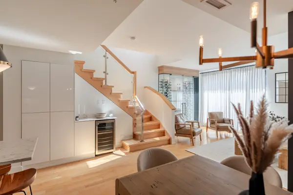 Ottawa Centre, ON K2P 0X5,197 Lisgar ST #218