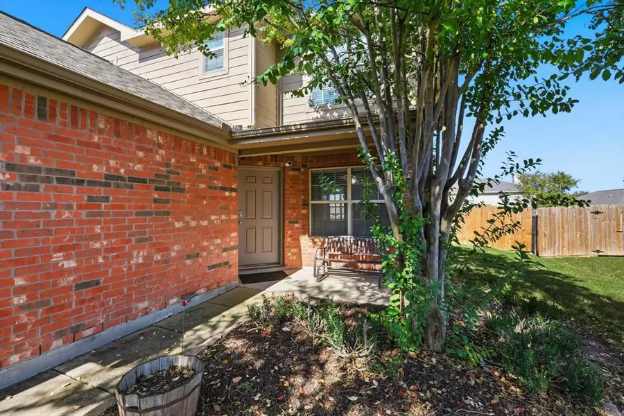 832 Santa Rosa Drive, Fort Worth, TX 76052