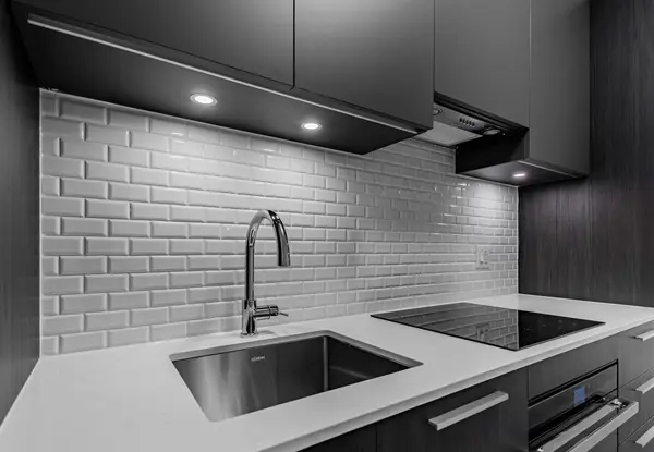 Toronto C10, ON M4P 1T9,65 Broadway AVE #1502