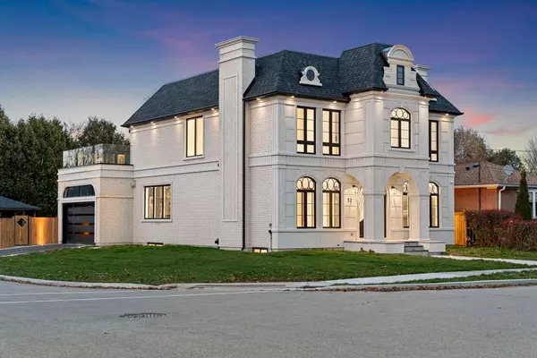 Aurora, ON L4G 1Y5,52 Child DR