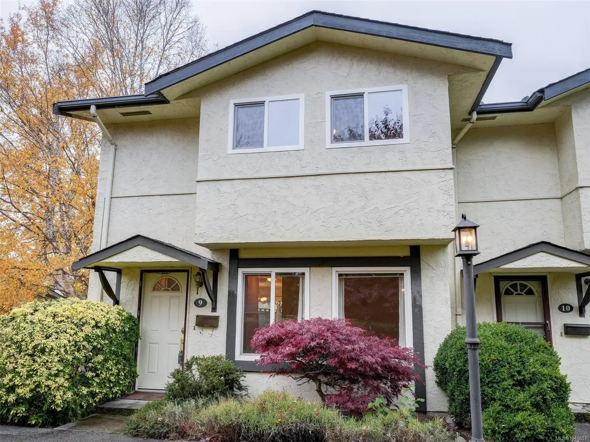 Saanich, BC V8N 1A6,1741 McKenzie Ave #9