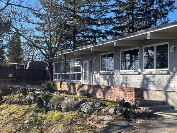 View Royal, BC V9B 1G1,107 Island Hwy