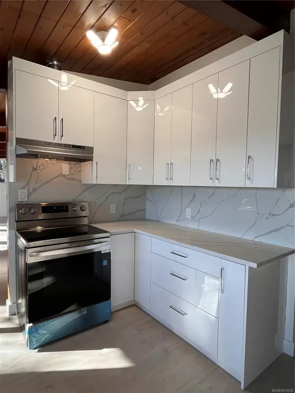 View Royal, BC V9B 1G1,107 Island Hwy