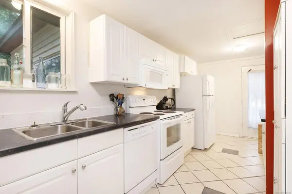 Comox, BC V9M 4C9,1912 Ryan Rd E