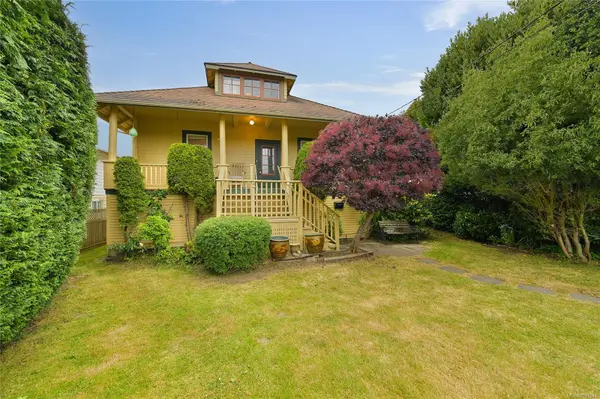 9632 Seventh St,  Sidney,  BC V8L 2V3