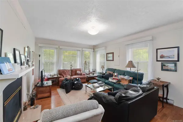 Sidney, BC V8L 2V3,9632 Seventh St