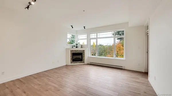 Esquimalt, BC V9A 7R1,1115 Craigflower Rd #309D