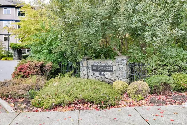 Esquimalt, BC V9A 7R1,1115 Craigflower Rd #309D