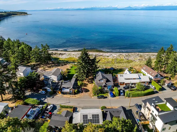 Comox, BC V9M 3T8,491 Windslow Rd