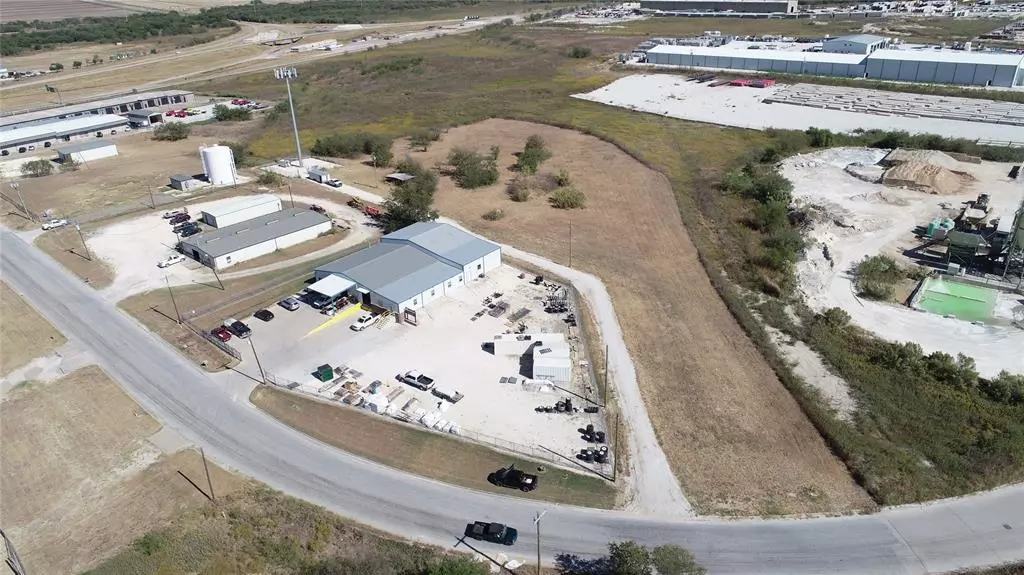 117 Industrial Loop, Hillsboro, TX 76645