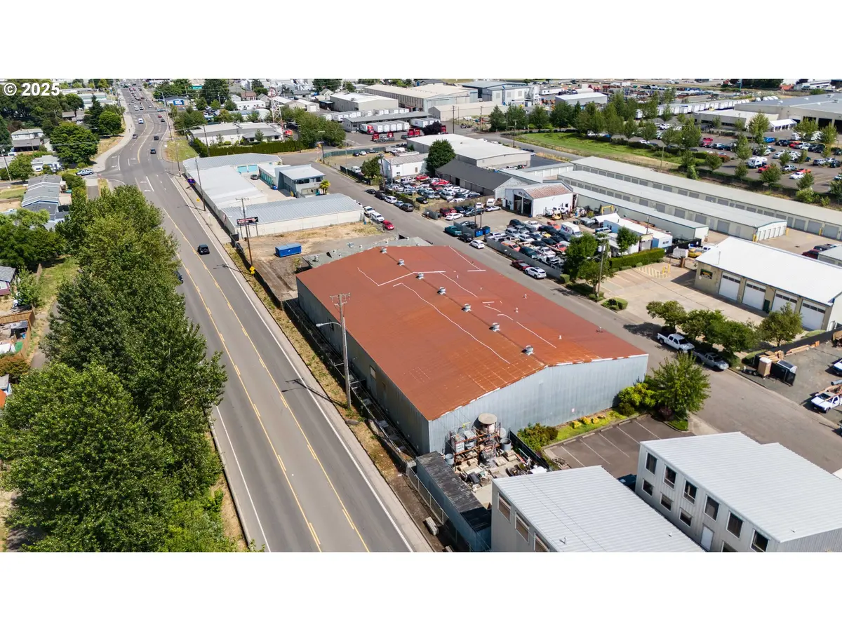 Eugene, OR 97402,3195 Meadow LN