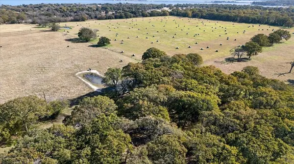 Seven Points, TX 75143,300 County Road 2100 Road