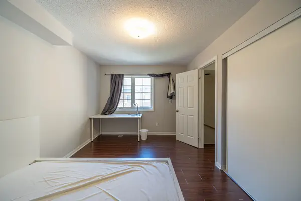 Markham, ON L3R 4G2,1 Alpen WAY #11