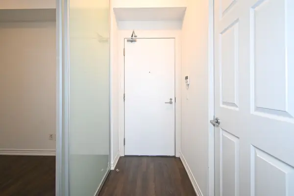 Toronto W05, ON M3M 0B3,15 James Finlay WAY #733