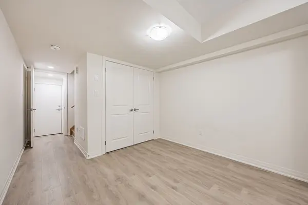 Whitby, ON L1R 0S7,32 Emmas WAY