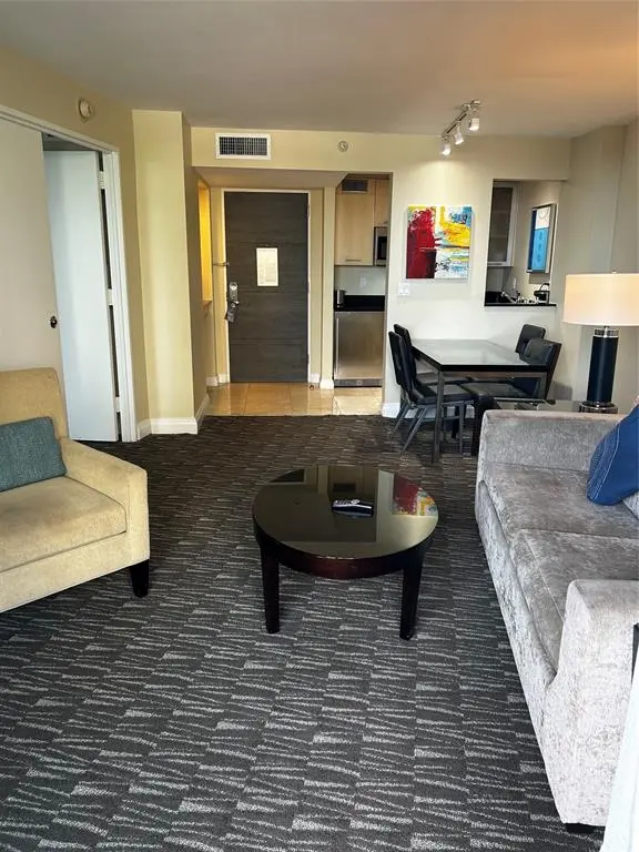 Fort Lauderdale, FL 33304,2670 E Sunrise Blvd #332