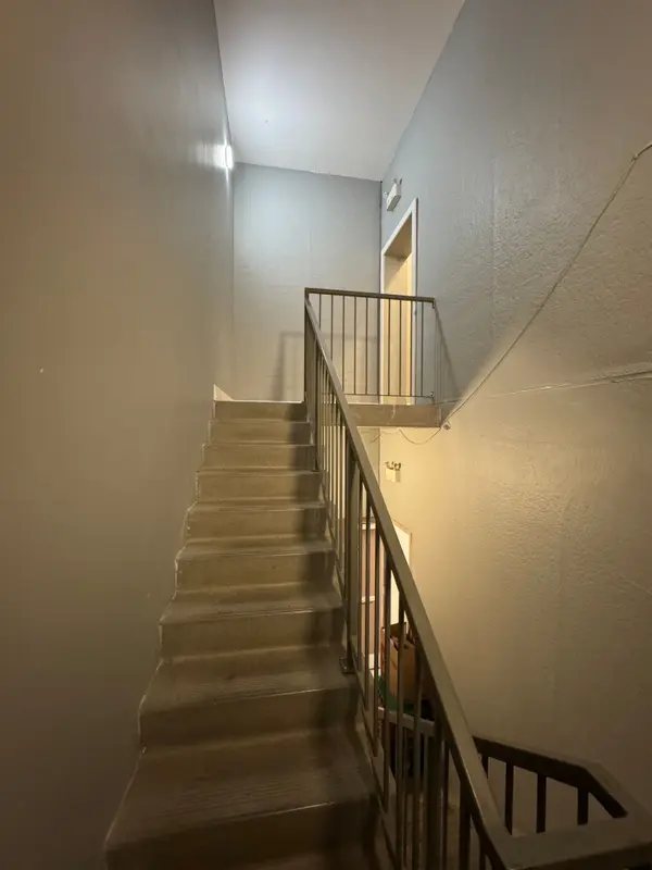 Burlington, ON L7S 1W6,1134 Plains RD E