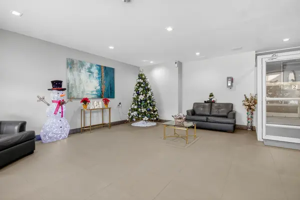 Overbrook - Castleheights And Area, ON K1K 3Y4,665 Bathgate DR #1001