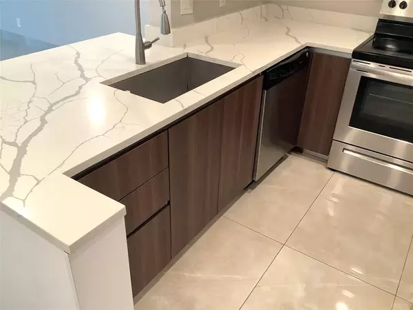 Deerfield Beach, FL 33442,65 Deer Creek Rd #102