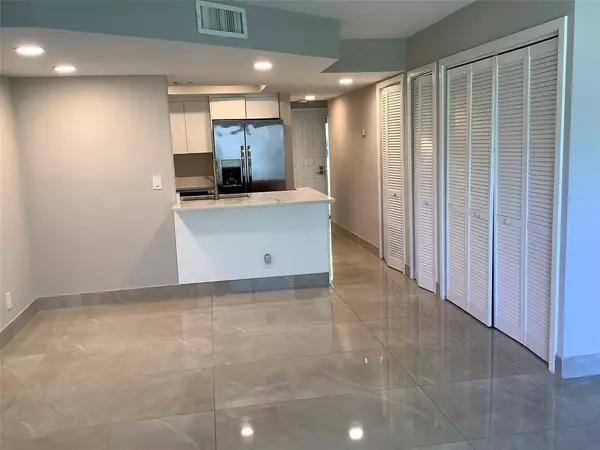 Deerfield Beach, FL 33442,65 Deer Creek Rd #102